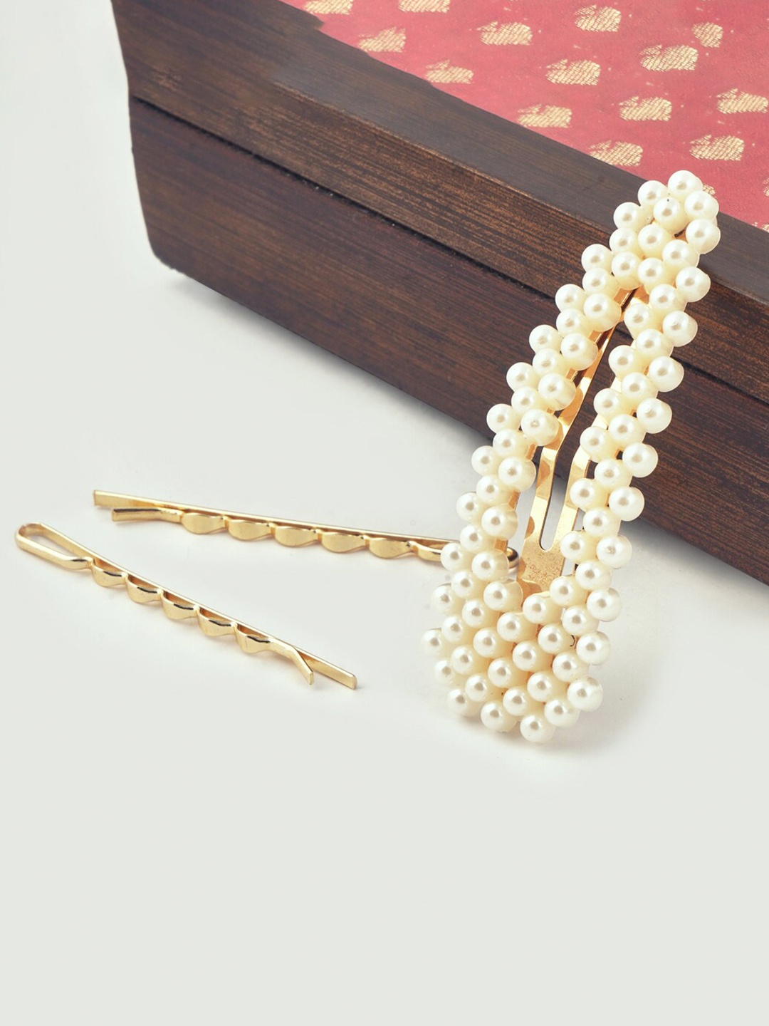 

BELLEZIYA Women Set of 3 Gold-Toned & White Embellished Alligator Hair Clips