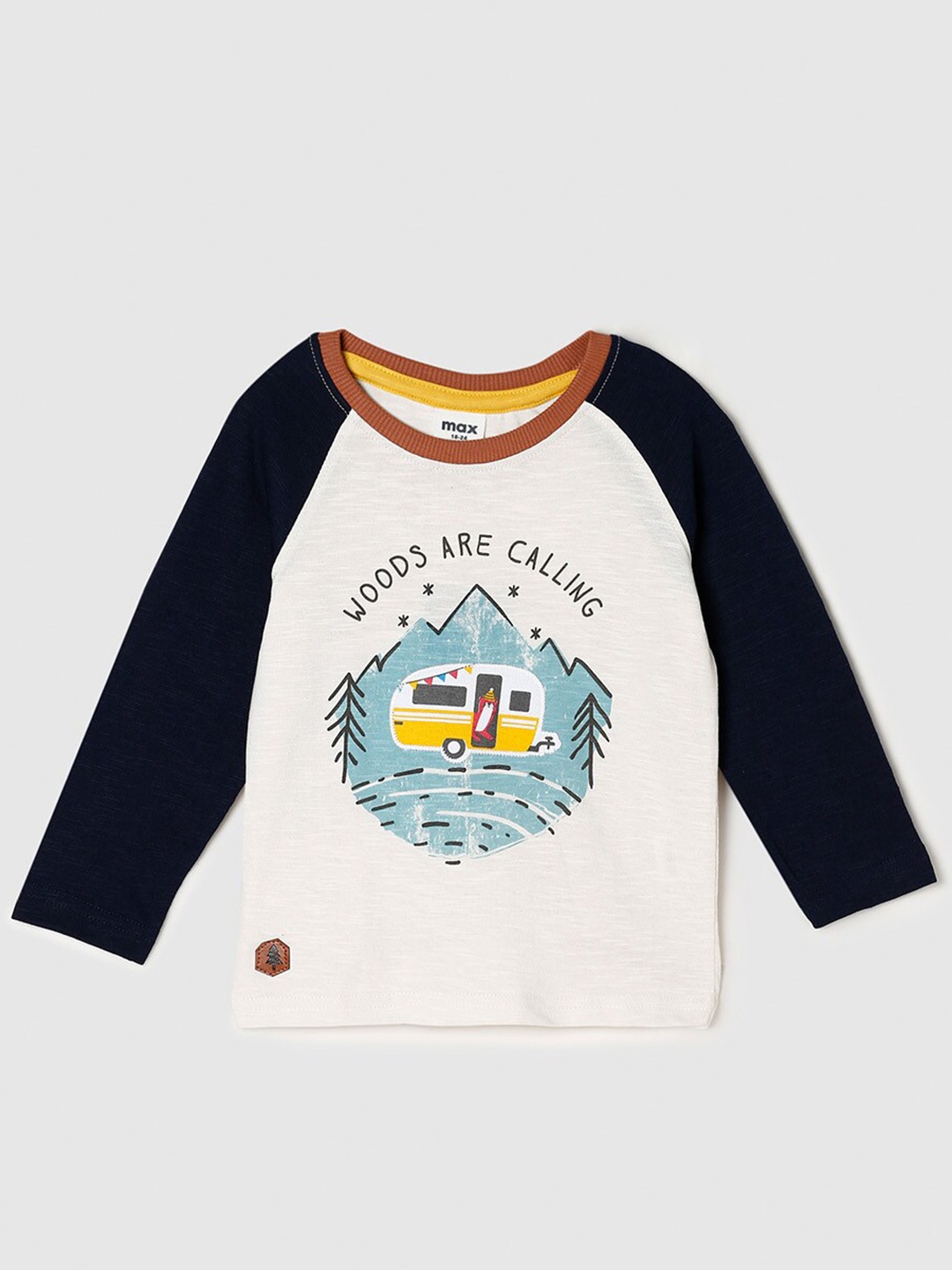 

max Boys White & Navy Blue Printed Pure Cotton T-shirt