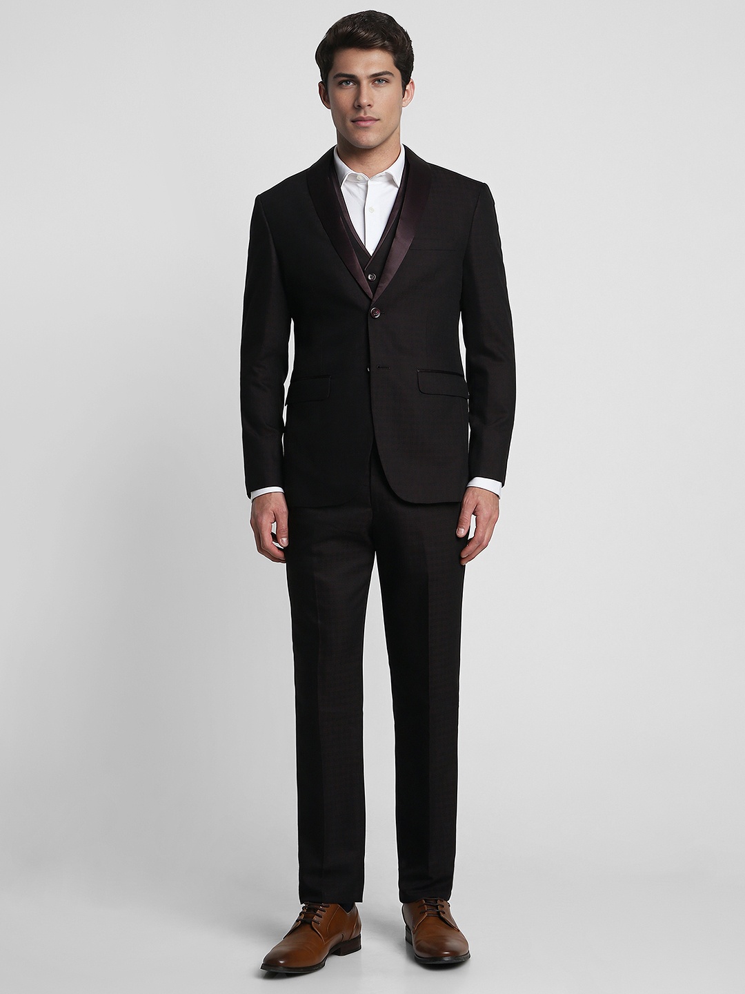 

Louis Philippe Men Black Solid Slim-Fit Single-Breasted Three-Piece Formal Suit