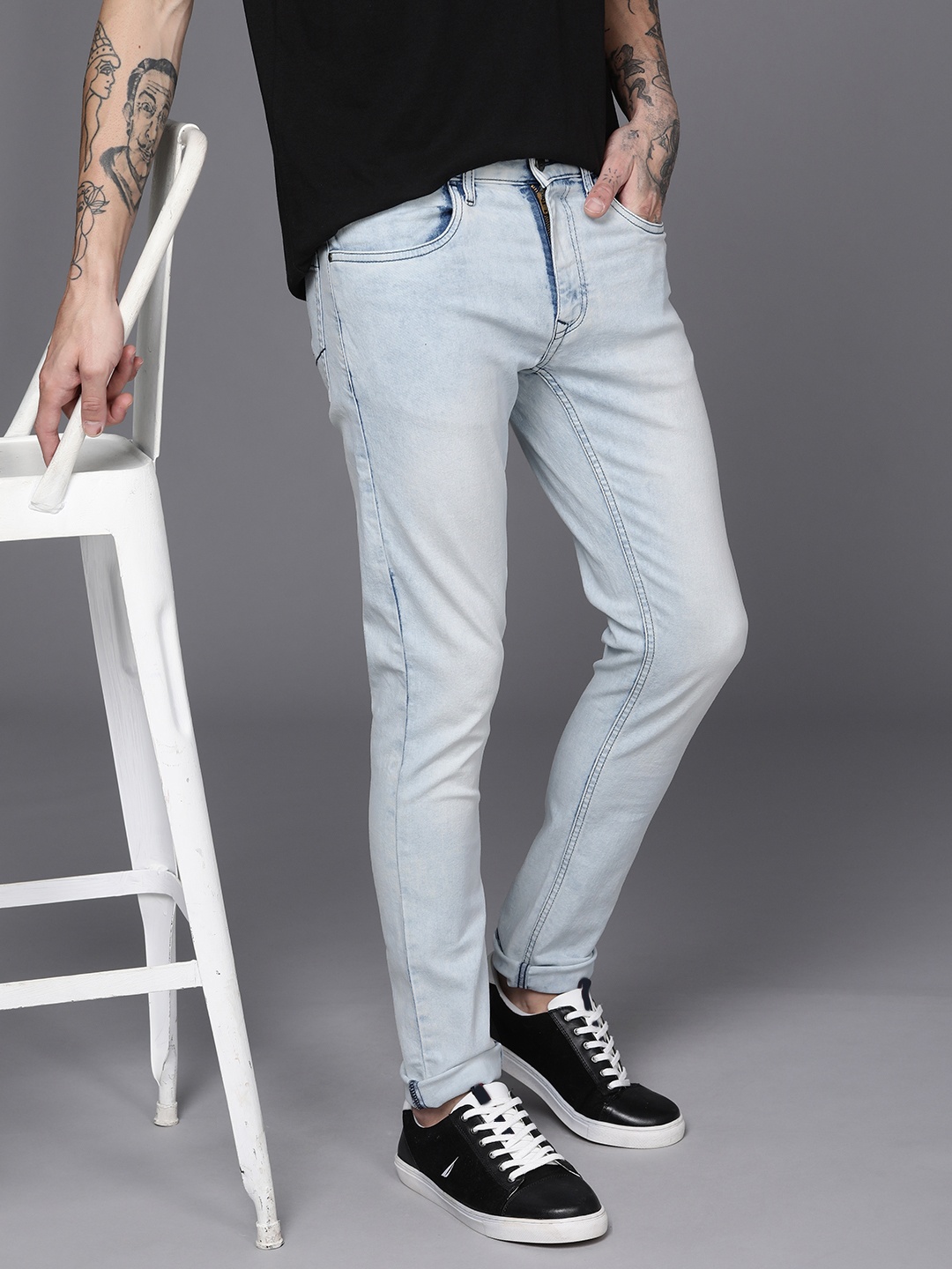 

WROGN Men Light Blue Slim Fit Light Fade Stretchable Jeans