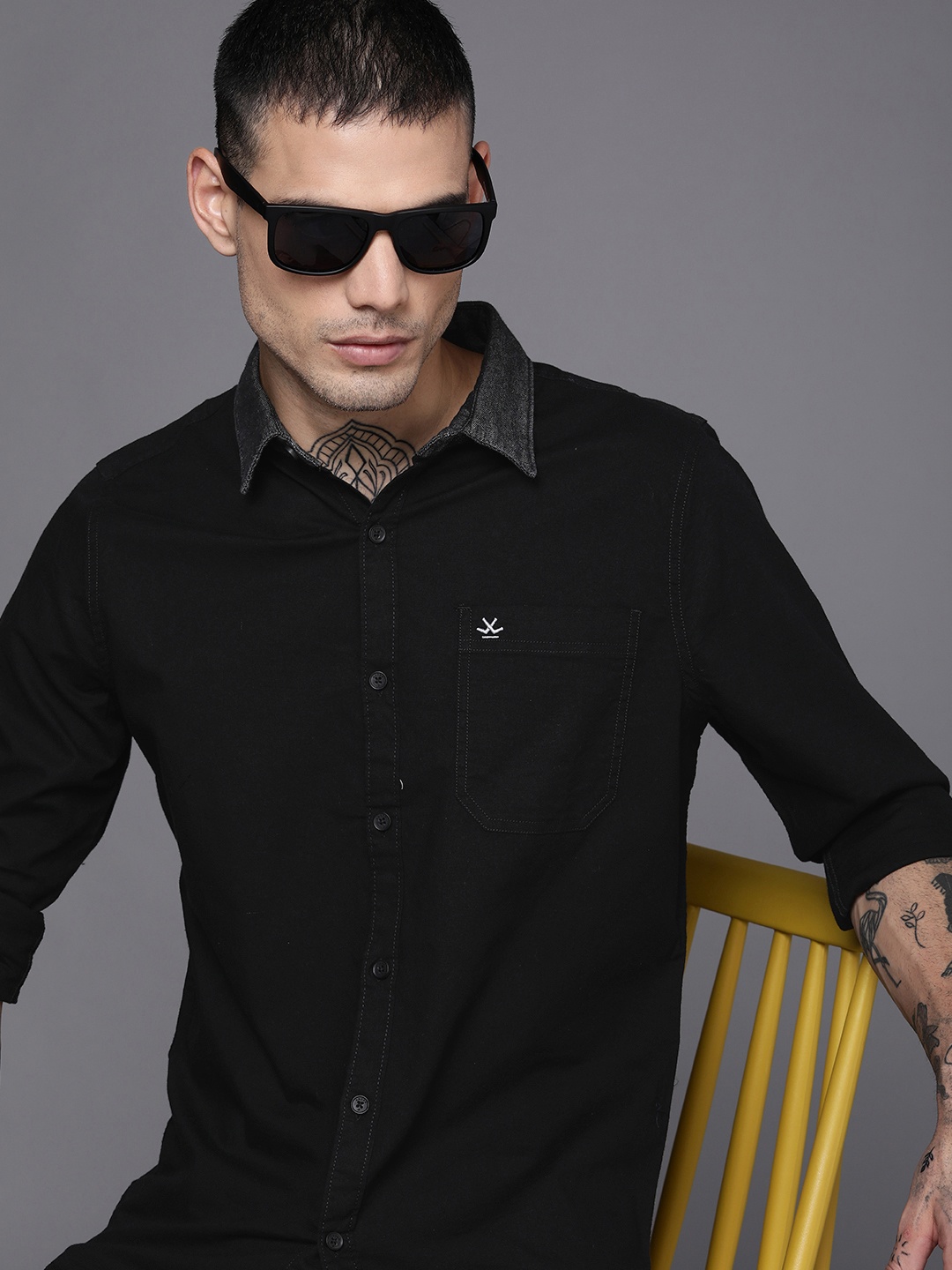 

WROGN Men Black Slim Fit Solid Opaque Contrast Collar Pure Cotton Casual Shirt