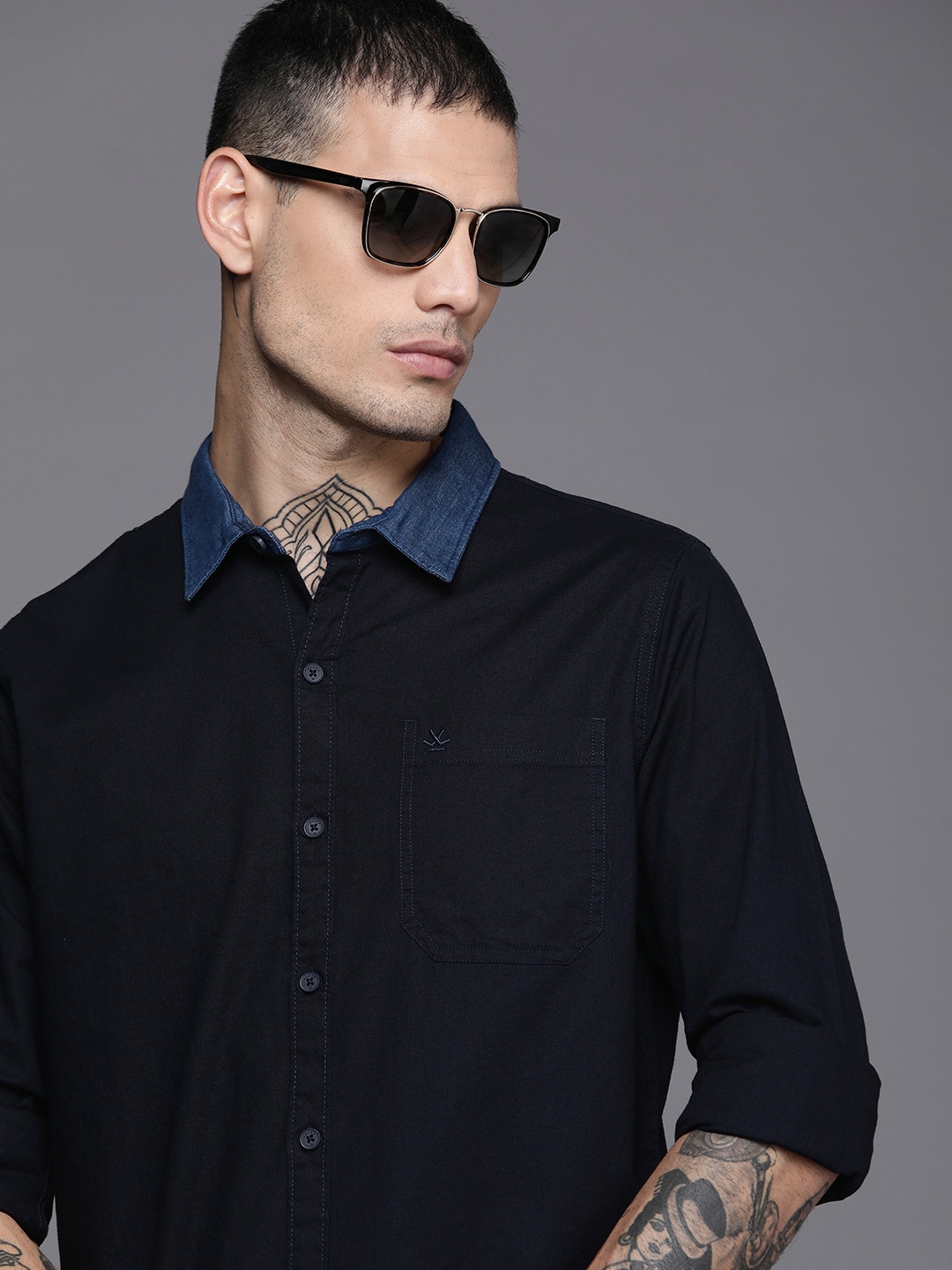 

WROGN Men Navy Blue Slim Fit Solid Contrast Collar Opaque Pure Cotton Casual Shirt