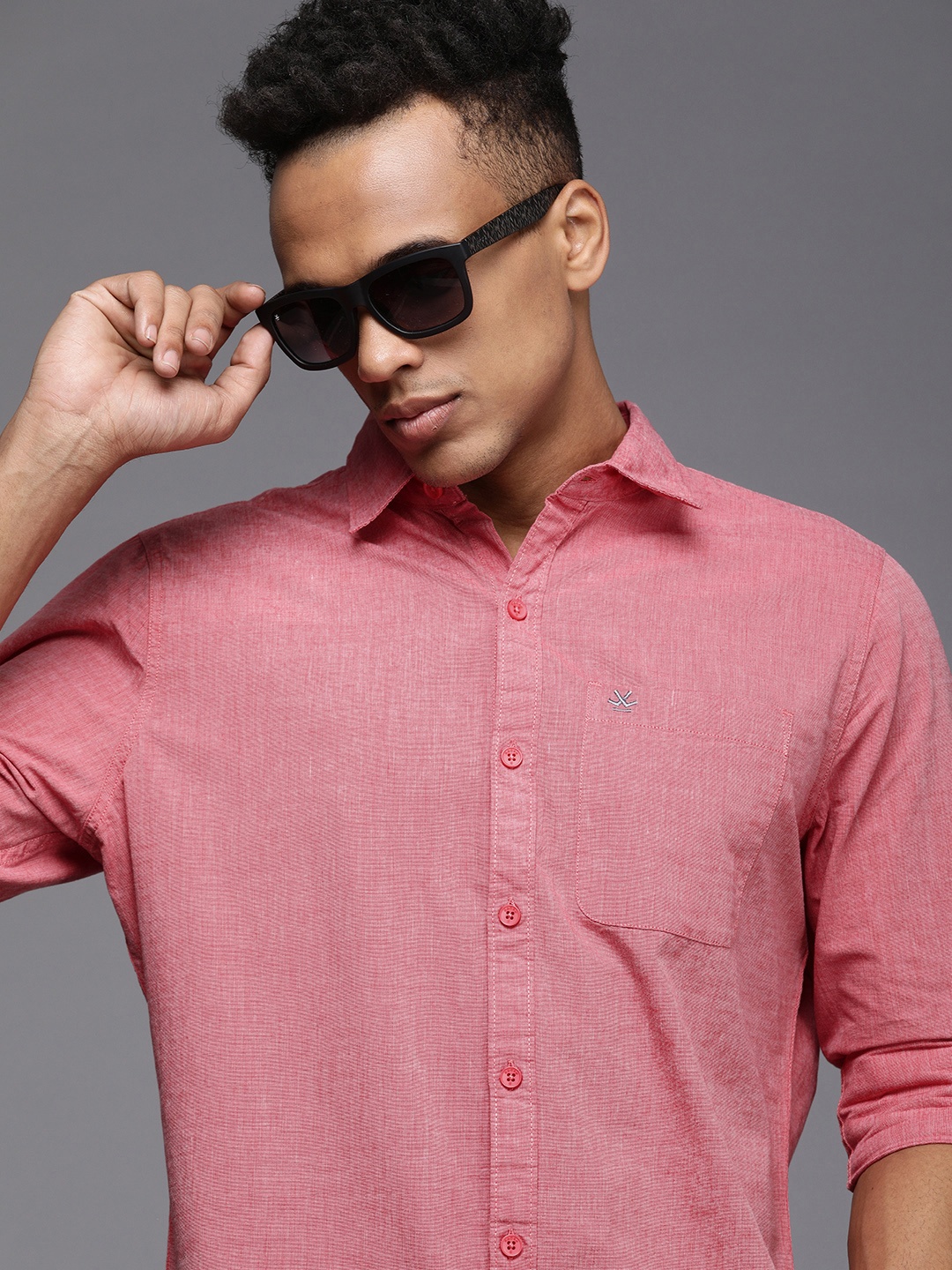

WROGN Men Coral Red Solid Slim Fit Pure Cotton Casual Shirt