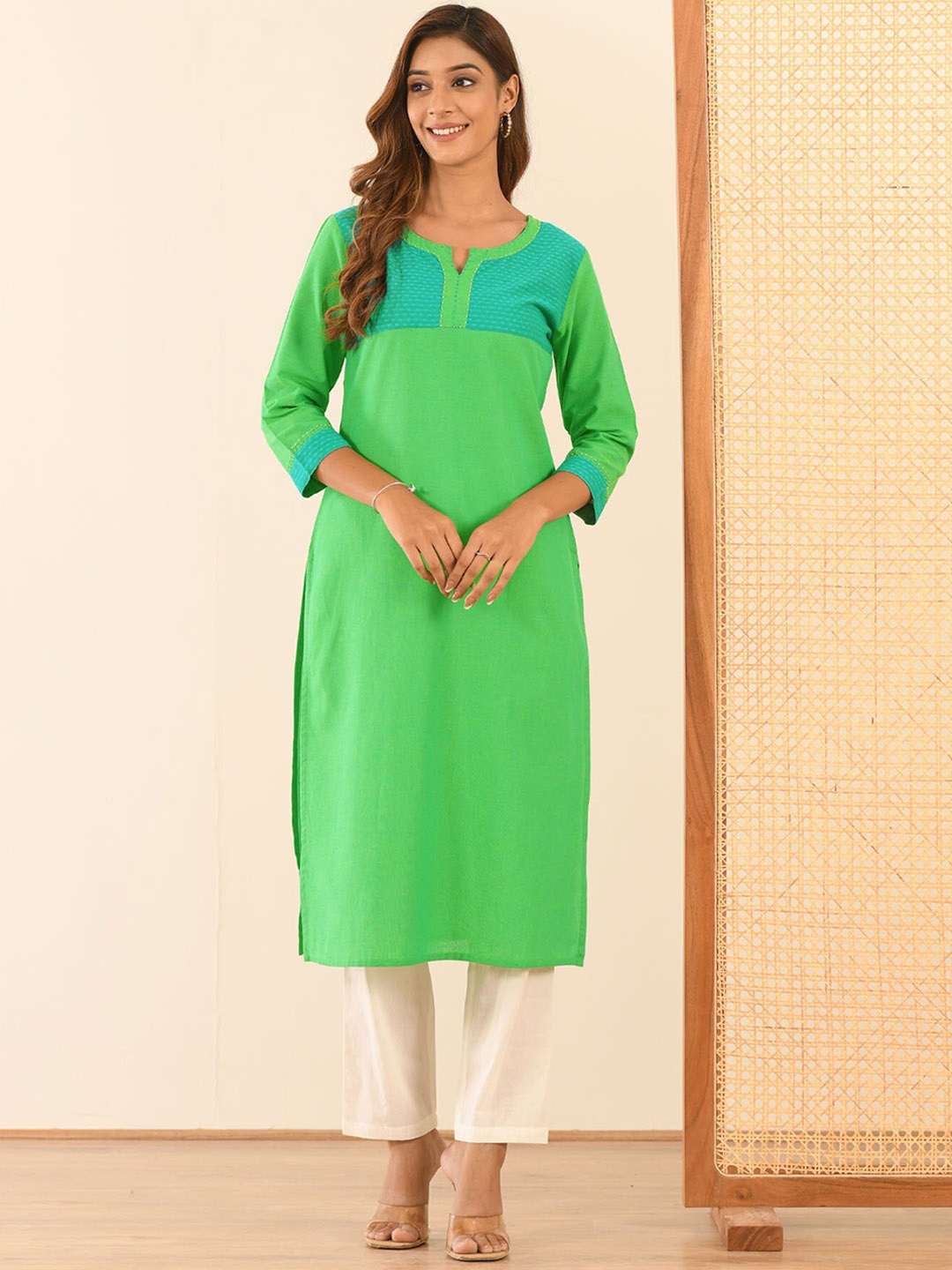 

Aaheli Women Green Pure Cotton Kurta with Trousers