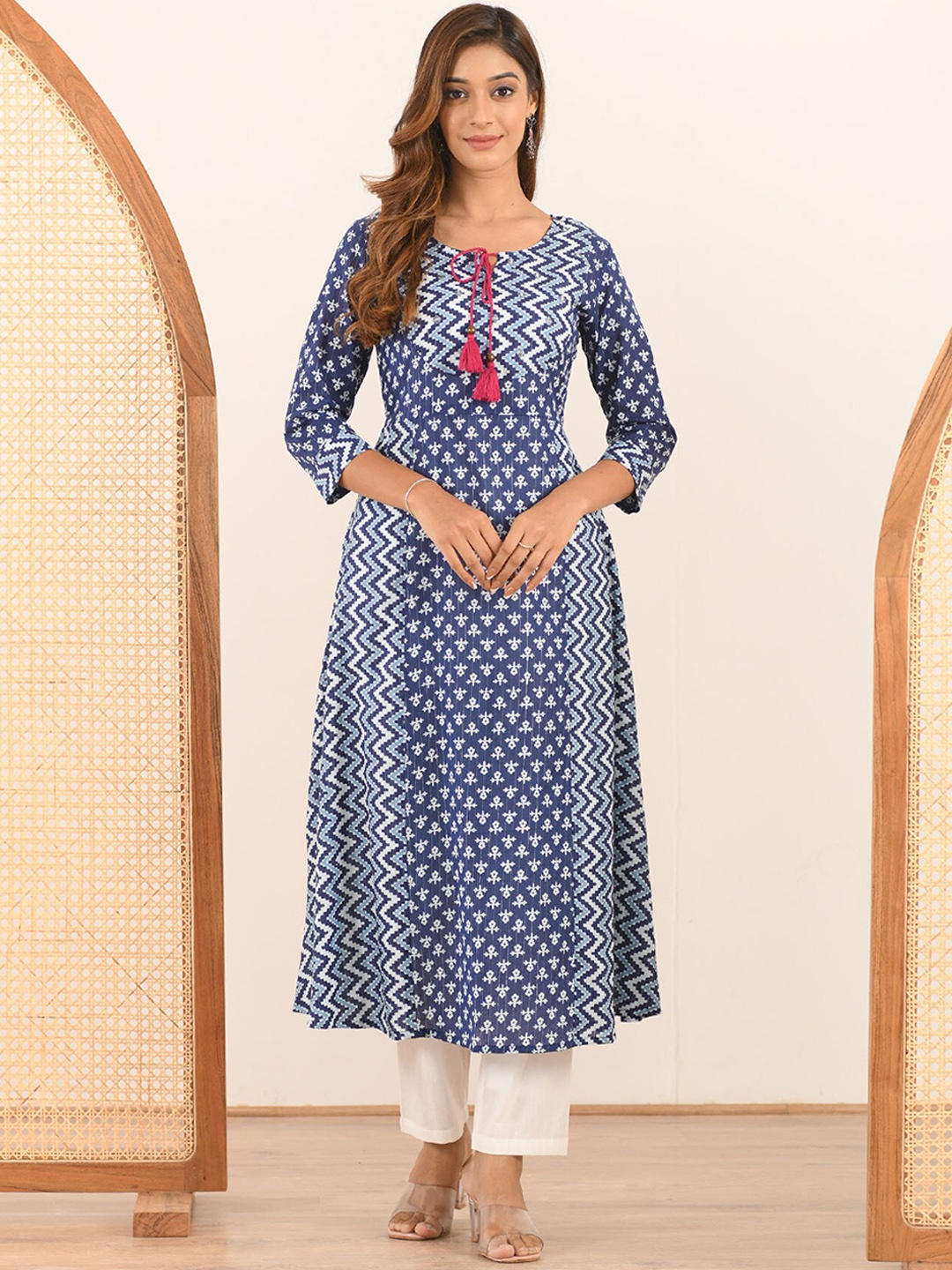 

Aaheli Women Blue Ethnic Motifs Printed Pure Cotton Kurta with Pyjamas