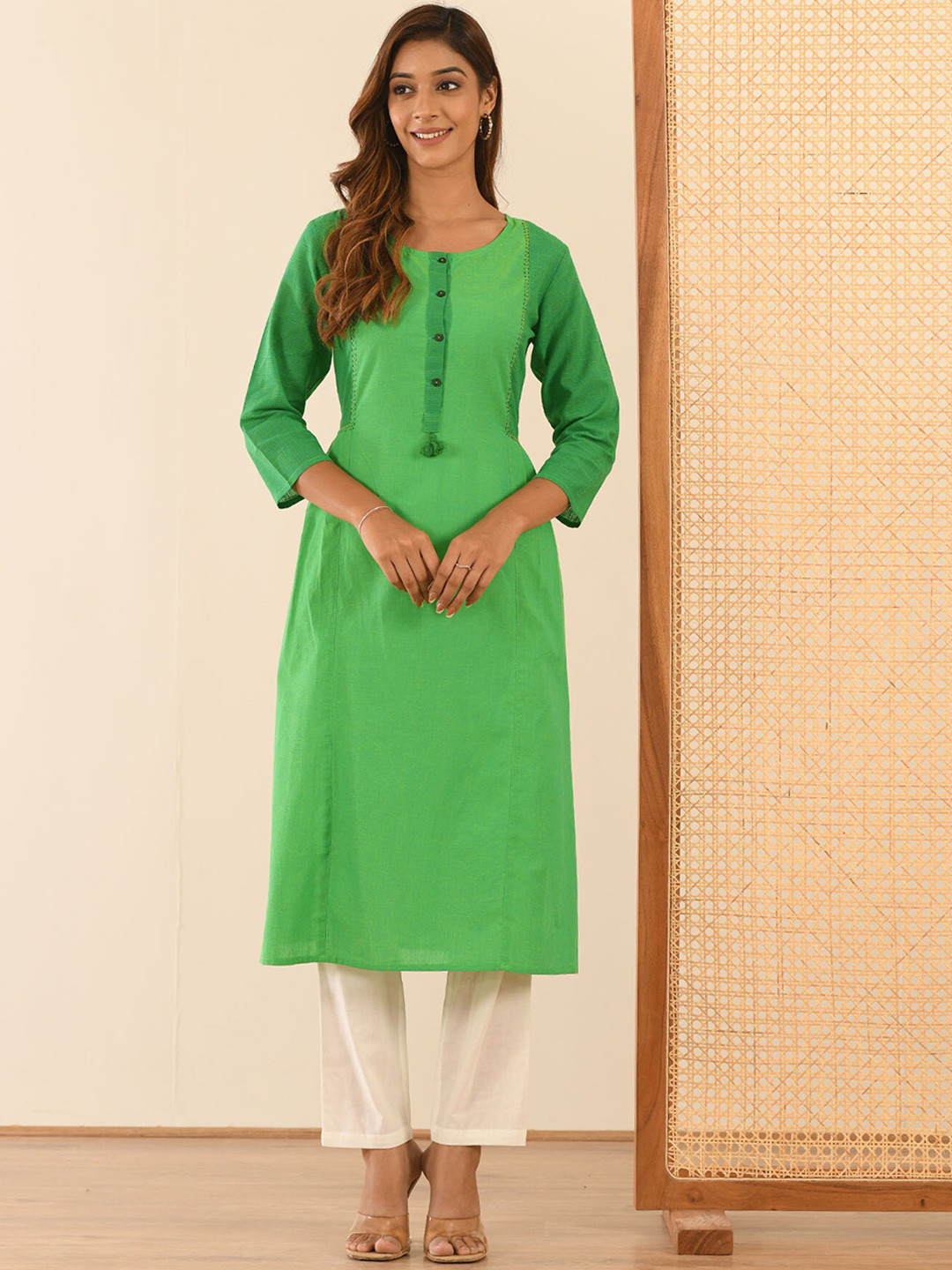 

Aaheli Women Green Pure Cotton Kurta with Trousers