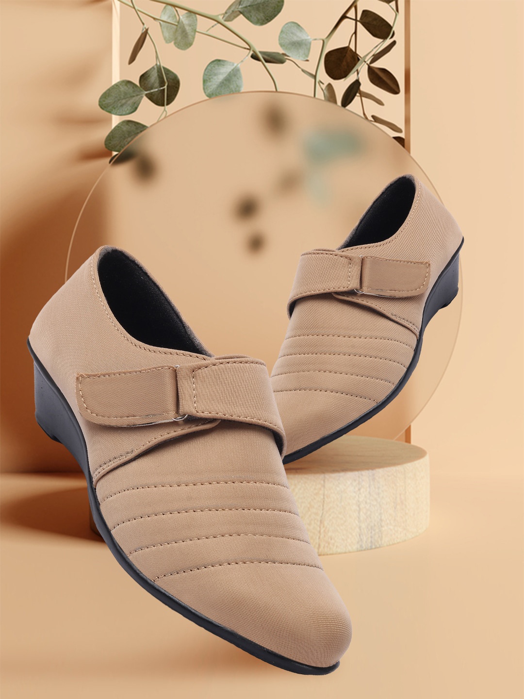

FASHIMO Women Solid Synthetic Monks, Beige