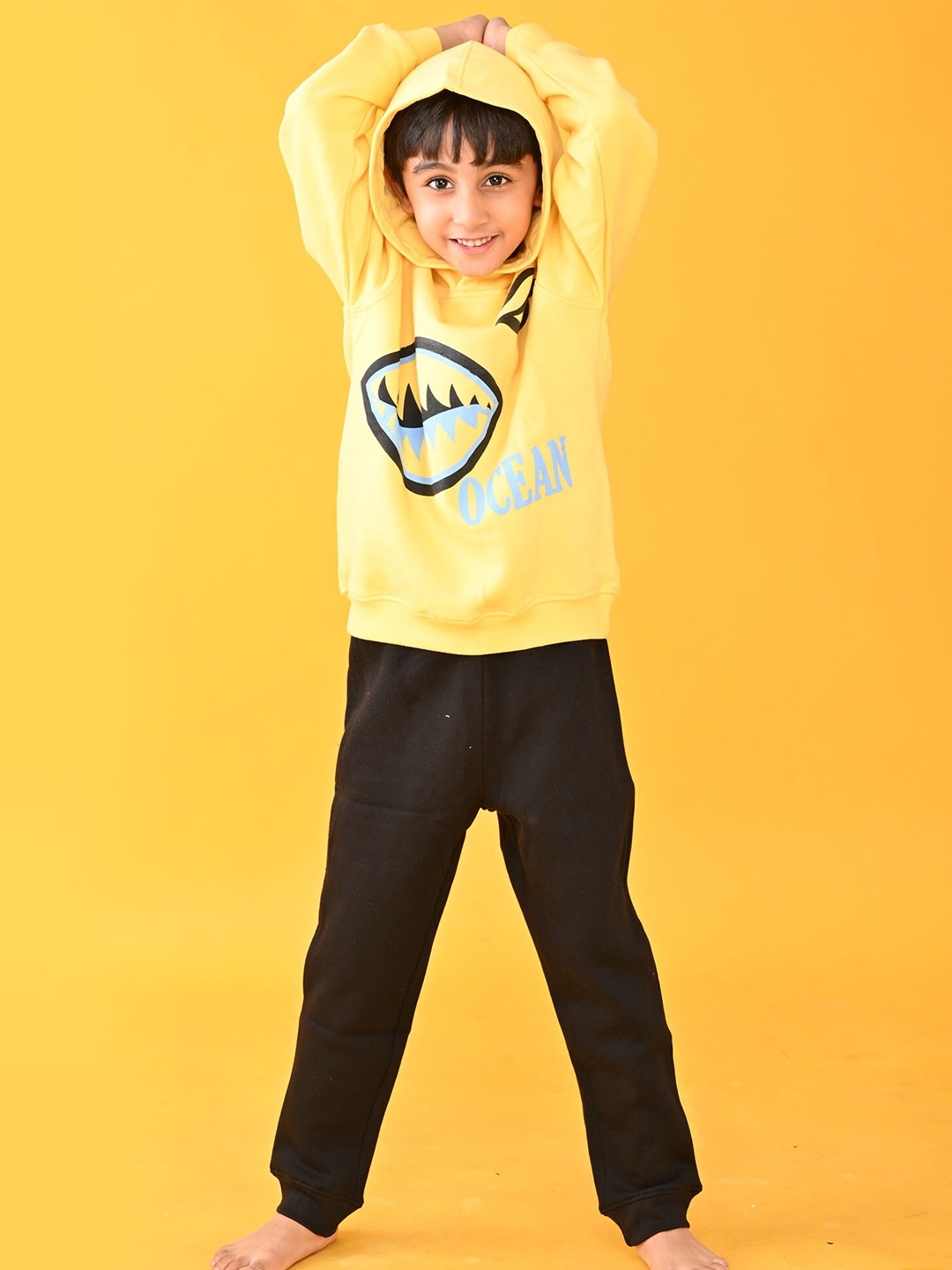 

Anthrilo Boys Yellow & Black Printed Hooded Sweatshirt With Joggers