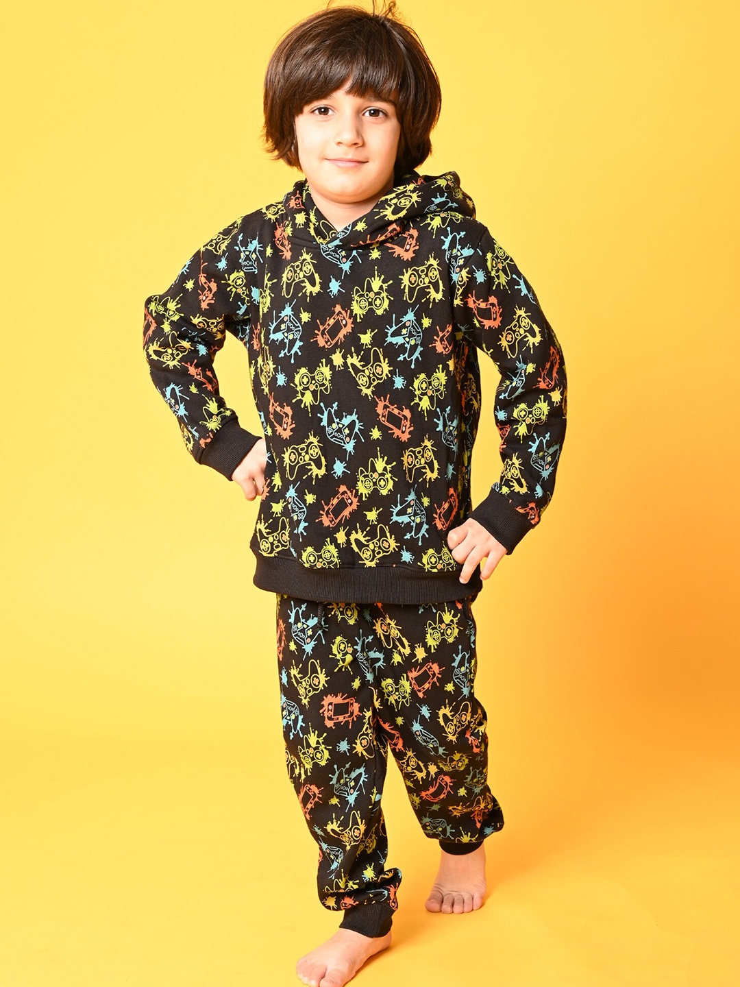

Anthrilo Boys Black & Yellow Printed Fleece Hooded Sweatshirt With Joggers