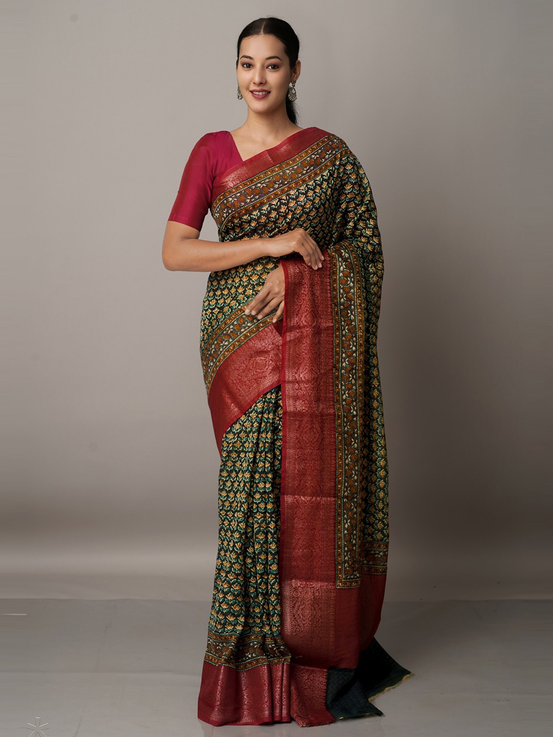 

Unnati Silks Green And Maroon Floral Print Zari Woven Design Border Maheshwari Saree