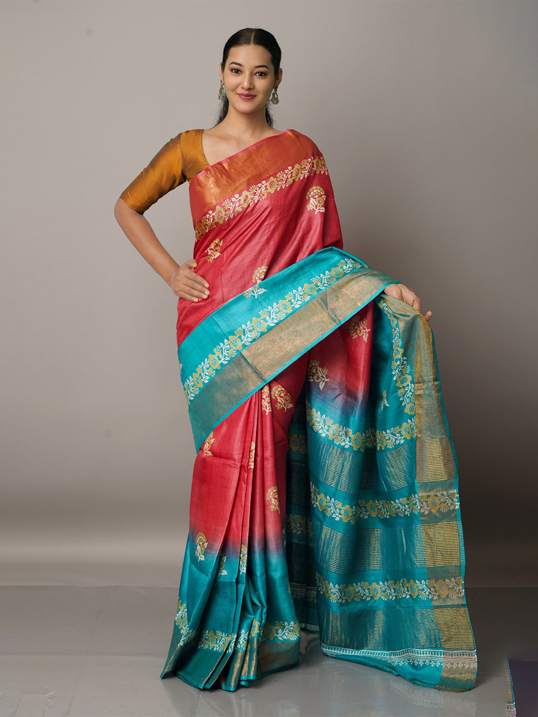 

Unnati Silks Red & Green Ethnic Motifs Zari Pure Silk Tussar Saree