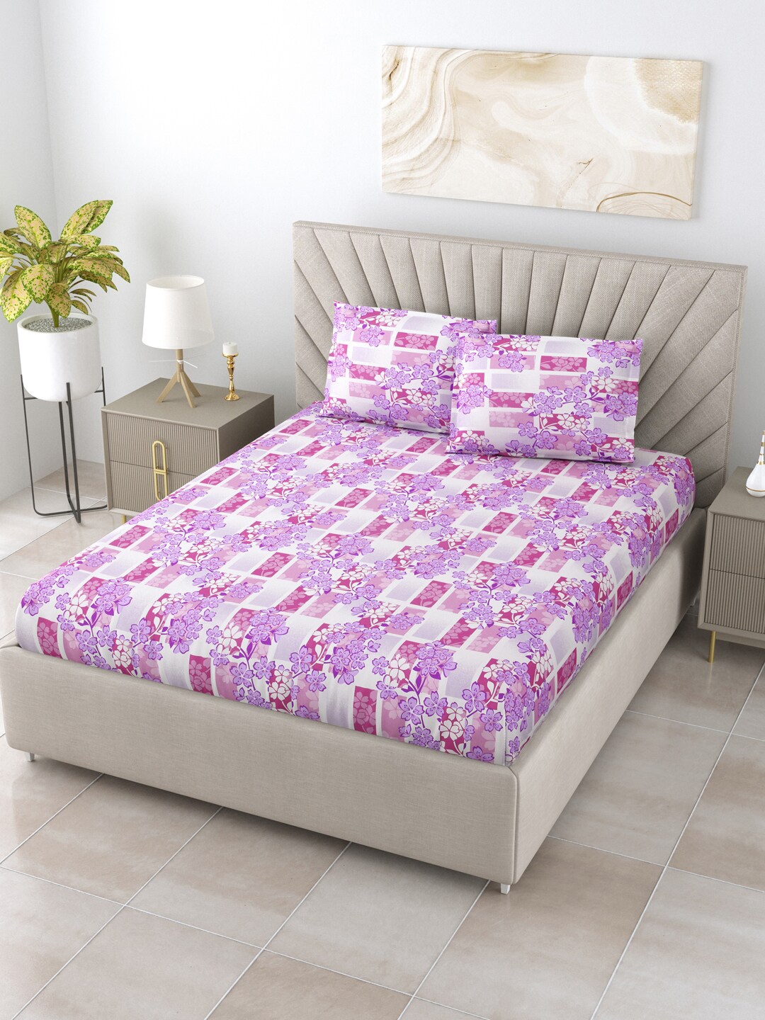 

BOMBAY DYEING White & Purple Floral 120 TC King Bedsheet with 2 Pillow Covers