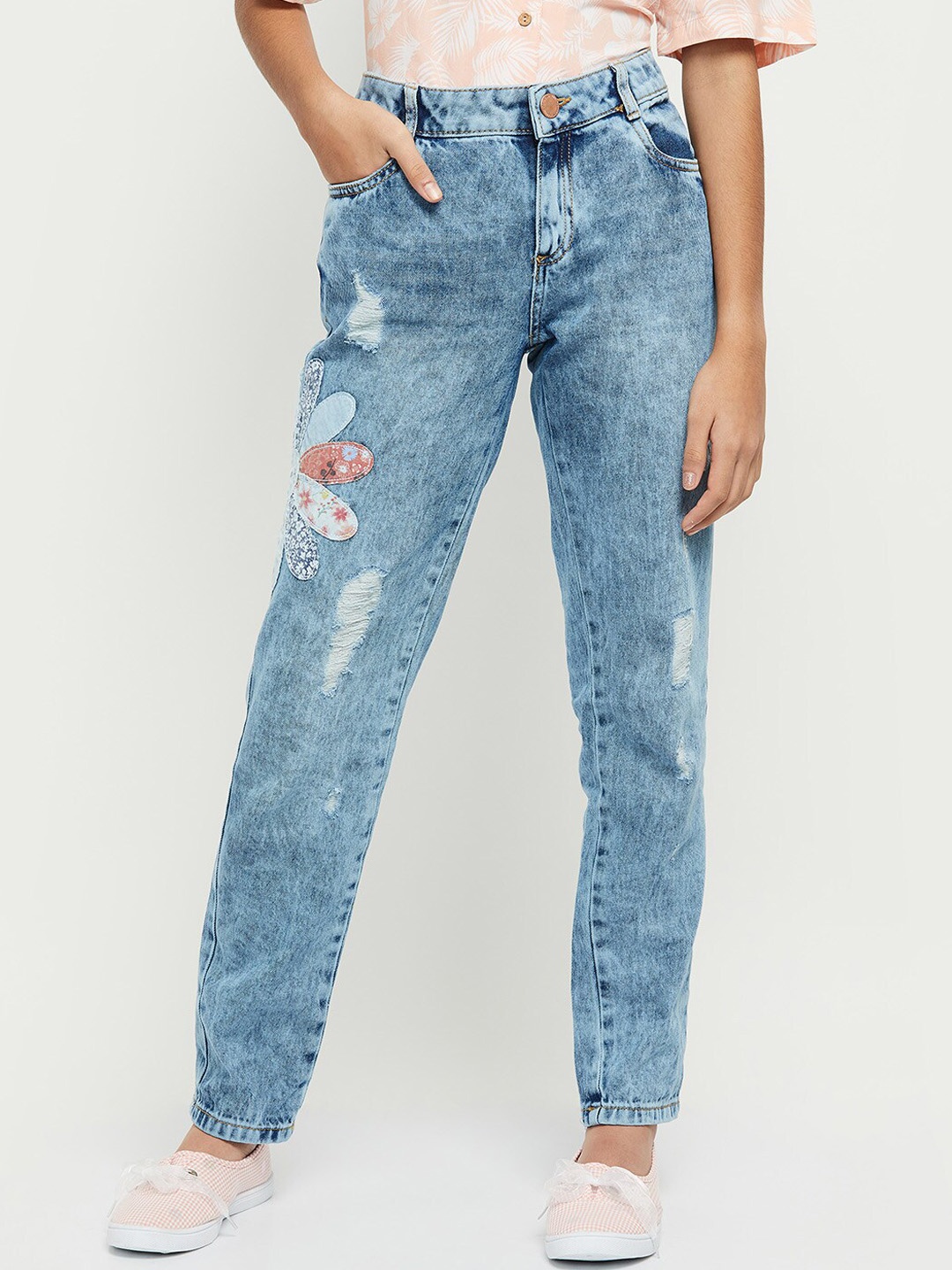 

max Girls Blue Mildly Distressed Heavy Fade Jeans