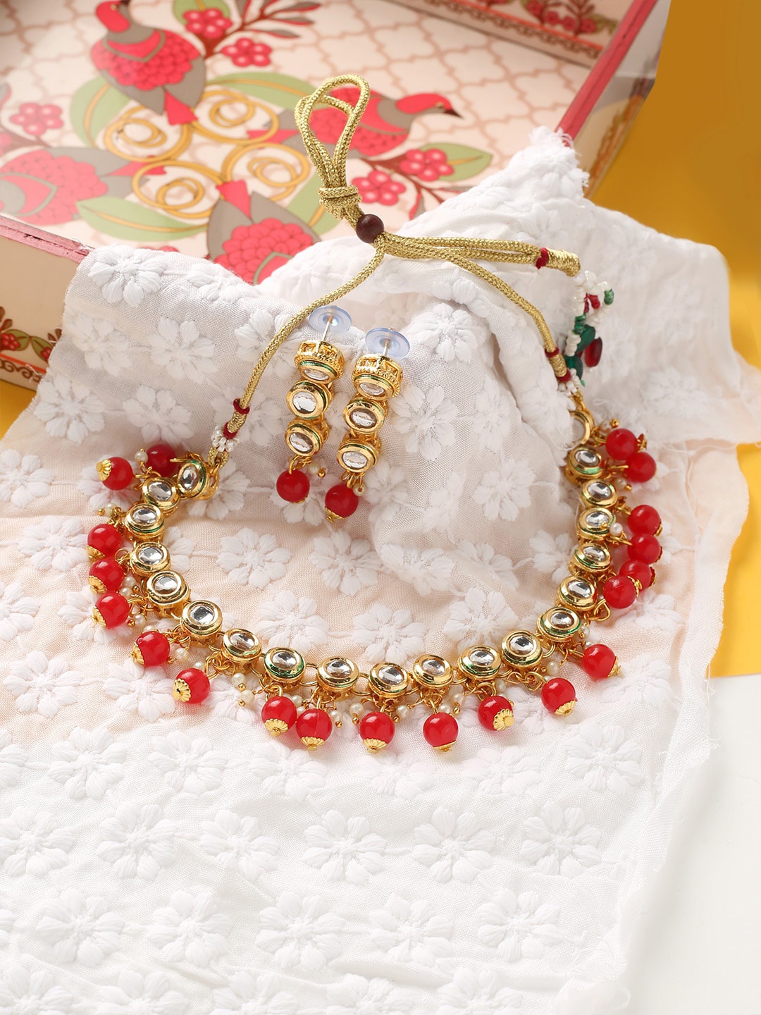 

MAD CLUB Women Gold-Plated Red & White Kundan & Pearls Studded Jewellery Set