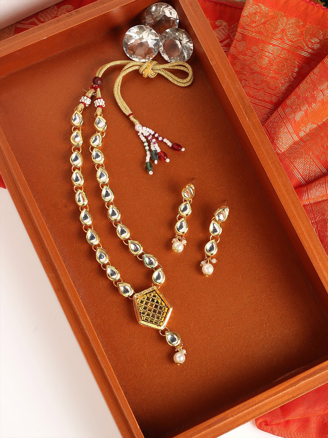 

MAD CLUB Gold-Plated White Pearl-Studded & Pearl-Beaded Jewellery Set