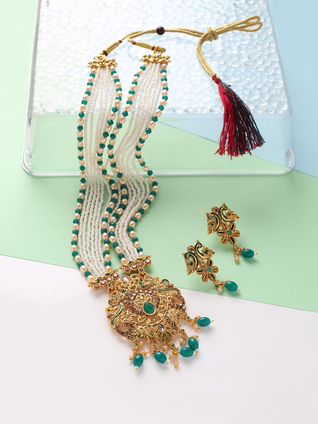 

MAD CLUB Gold-Toned & Plated Green Kundan Studded Jewellery Set