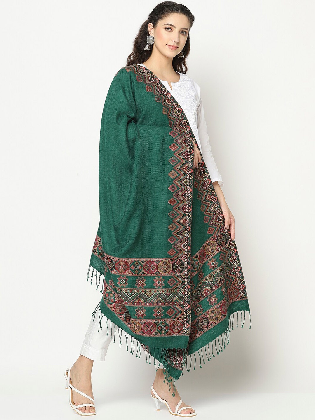 

La Vastraa Women Green Solid Kulu Border Shawl