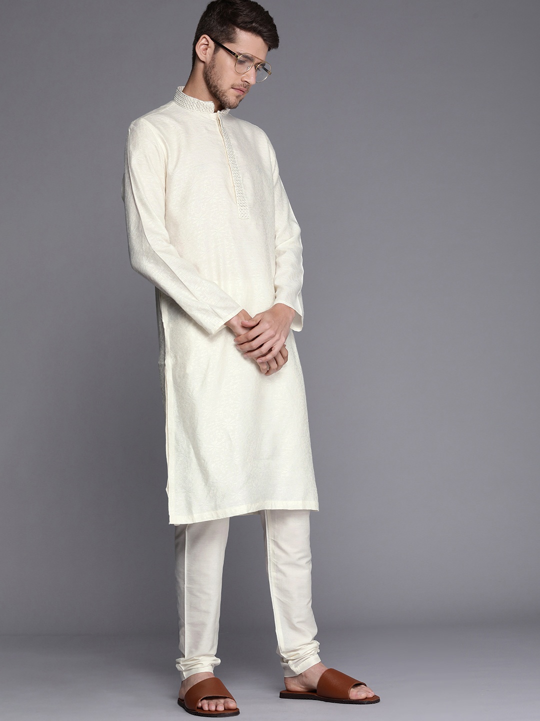 

Manyavar Men Self Design Kurta with Pyjamas, Off white