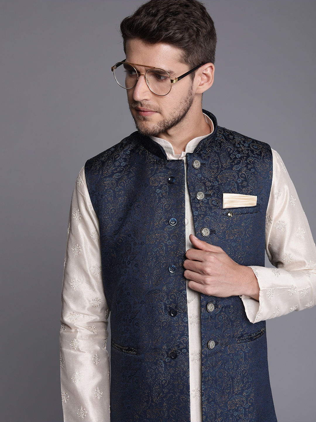 

Manyavar Woven Design Pure Silk Nehru Jacket, Navy blue