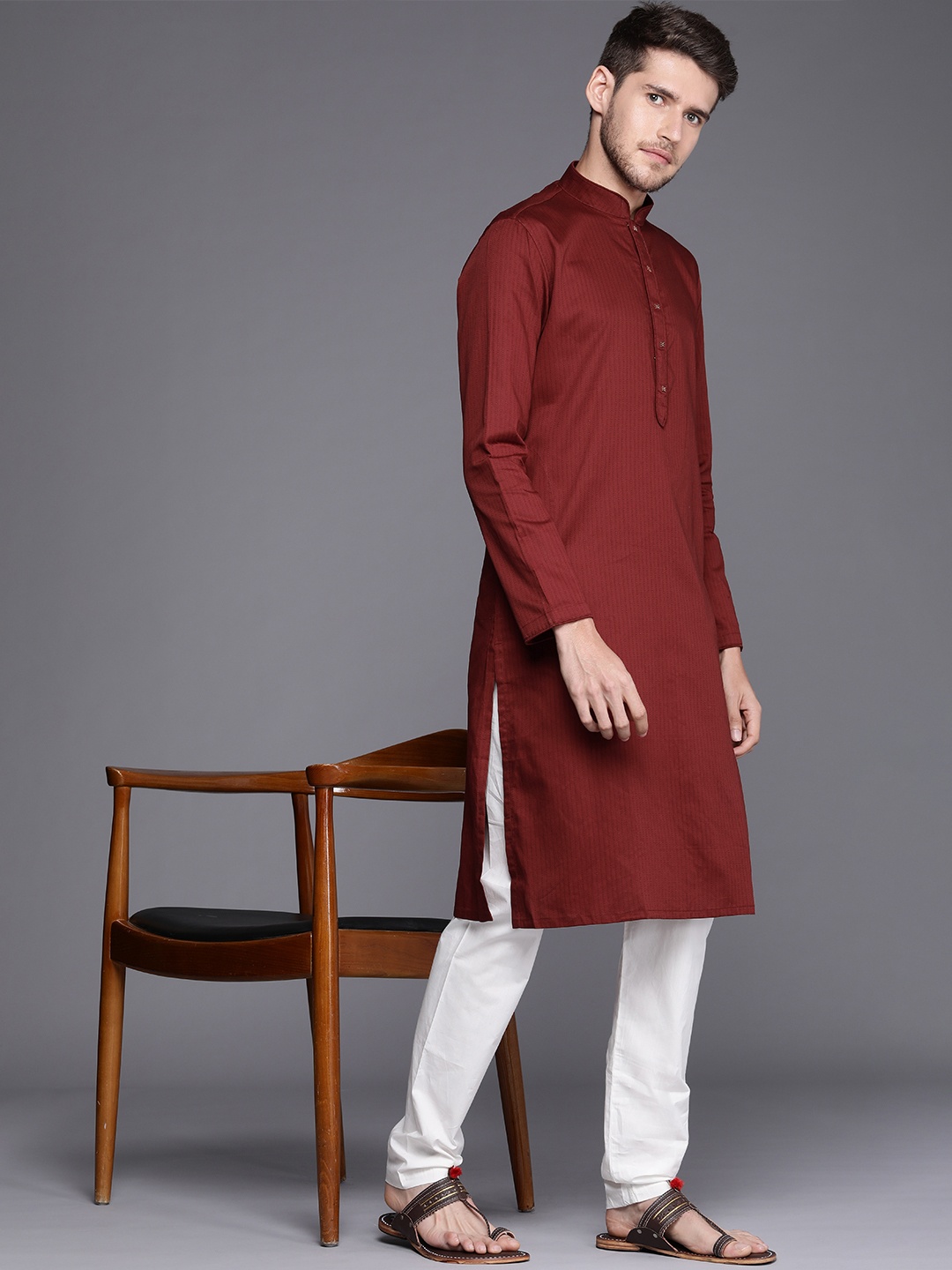 

Manyavar Men Maroon Pure Cotton Kurta with Pyjamas