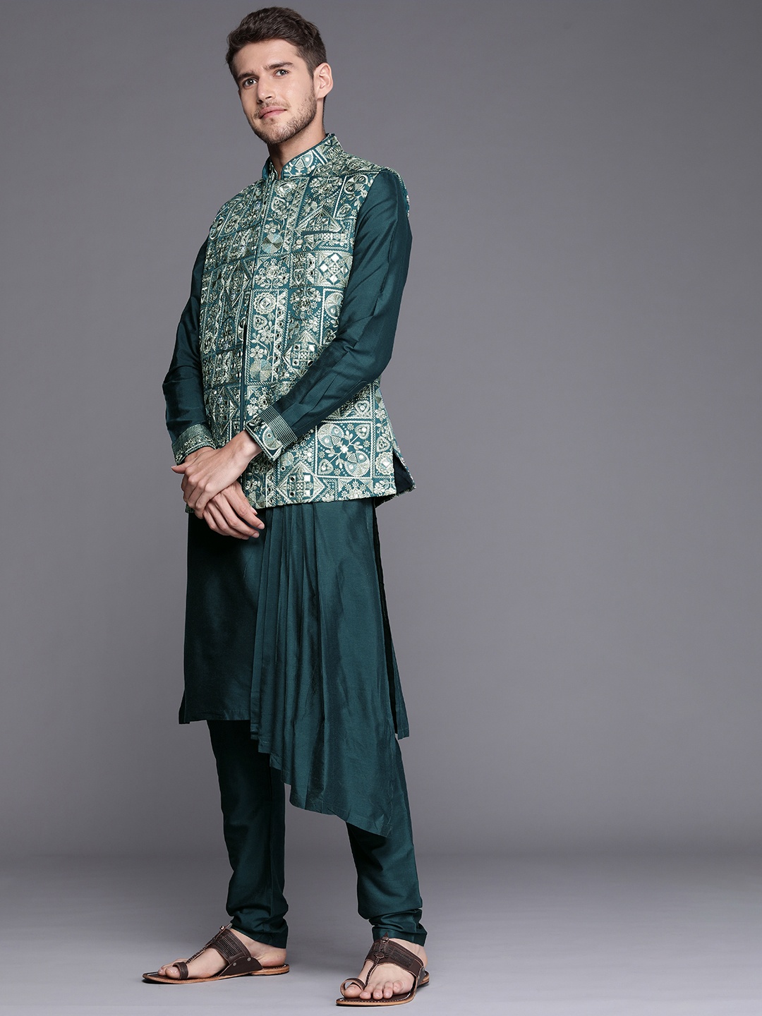 

Manyavar Men Teal Embroidered Kurta & Pyjama with Nehru Jacket