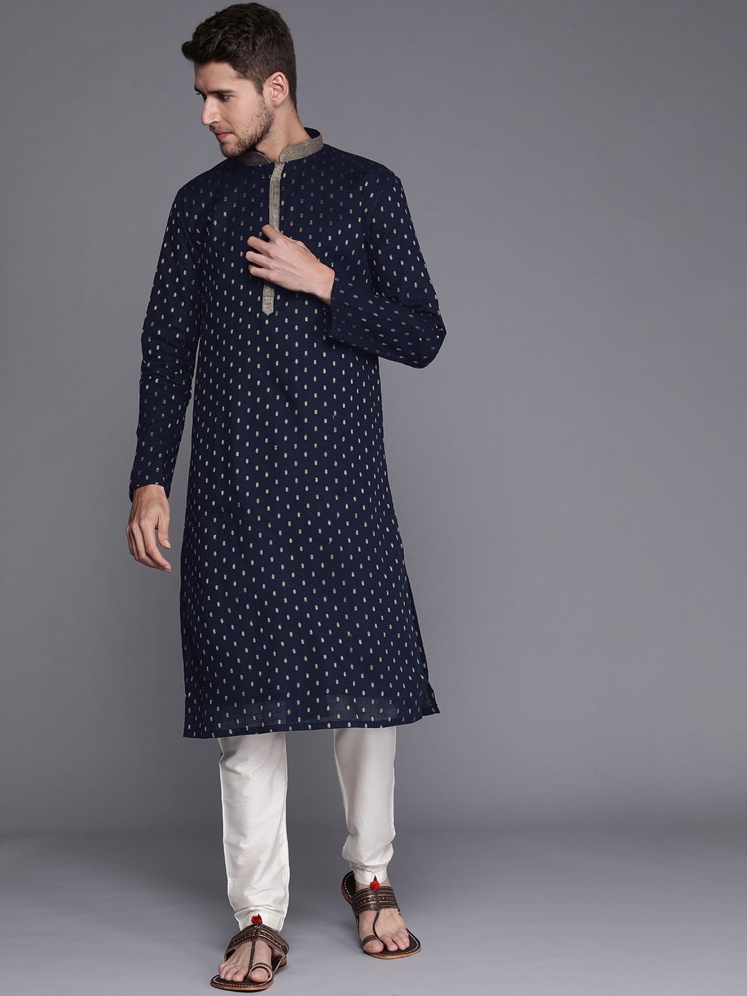 

Manyavar Men Ethnic Motifs Pure Cotton Kurta with Pyjamas, Navy blue