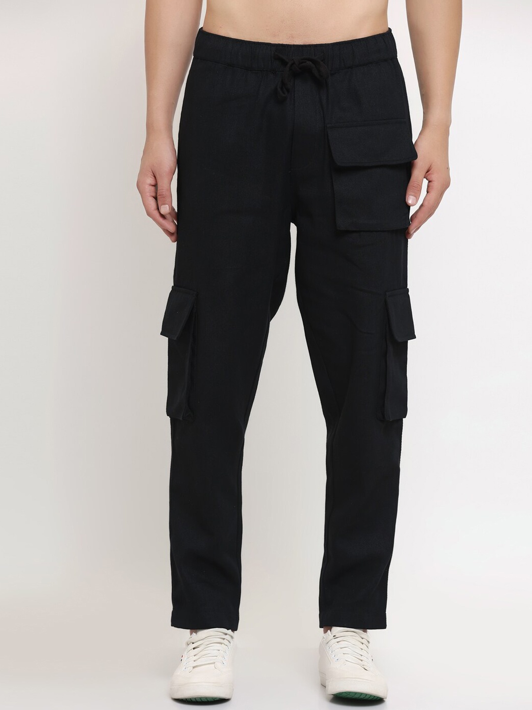 

EVERDION Men Black Cotton Relaxed Straight Leg Straight Fit Cargos Trousers