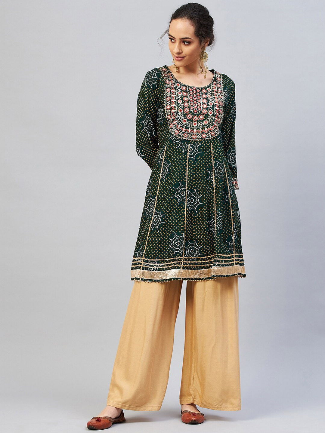 

InWeave Women Green Bandhani Embroidered Mirror Work Kurta