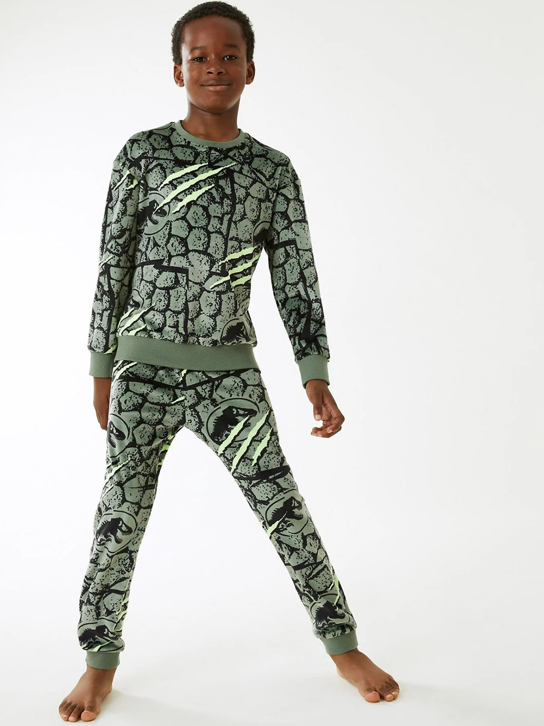 

Marks & Spencer Boys Green & Black Printed Night suit
