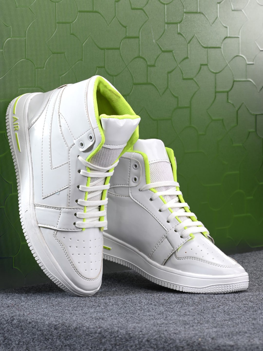

Mactree Men PU Sneakers, White