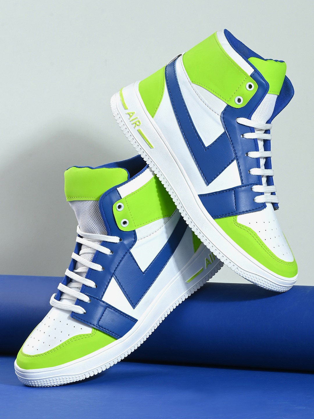 

Mactree Men Colourblocked Lace-Ups PU Sneakers, White