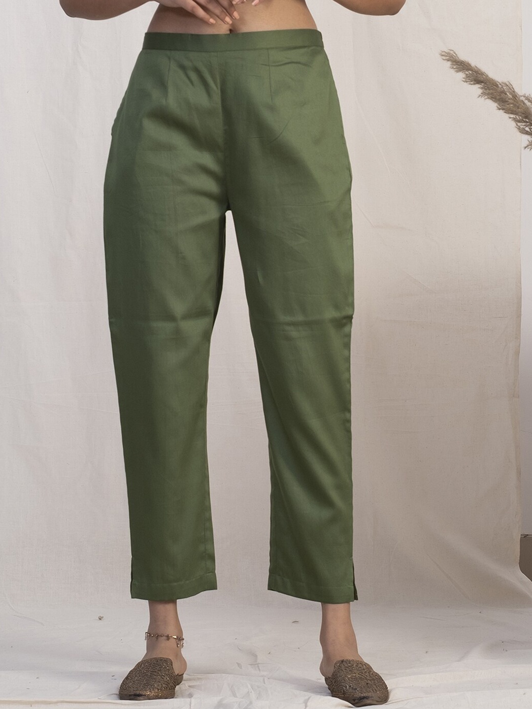

AKISO Women Cigarette Pant, Green