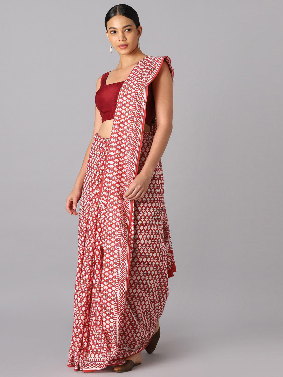 

Taneira Red & Off White Floral Pure Cotton Saree
