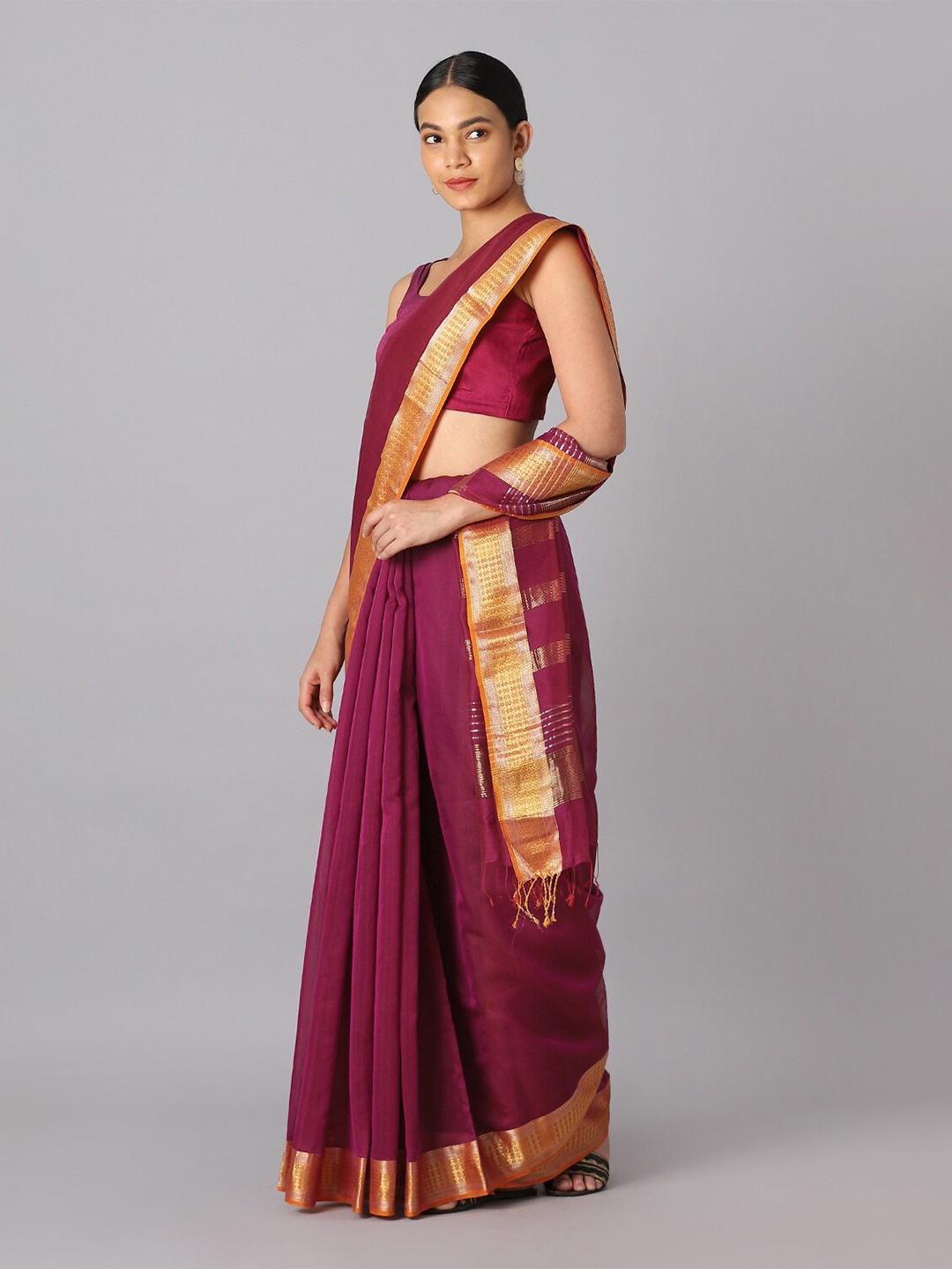 

Taneira Pink & Gold-Toned Zari Silk Cotton Maheshwari Saree