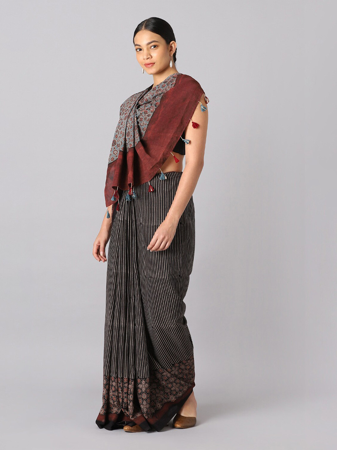 

Taneira Black & Maroon Pure Cotton Saree