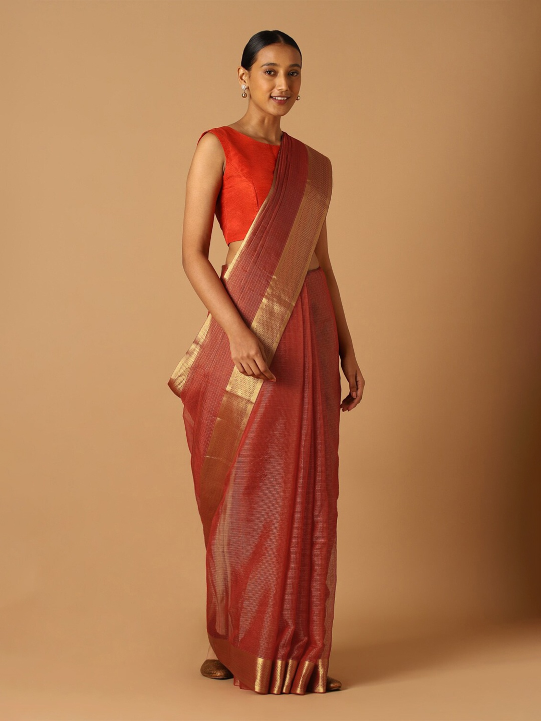 

Taneira Red & Gold-Toned Zari Silk Cotton Maheshwari Saree