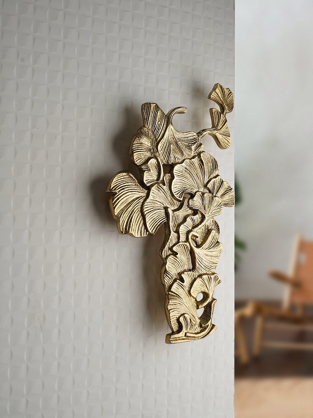 

Folkstorys Gold-Toned Textured Leaf Wardrobe Door Handle