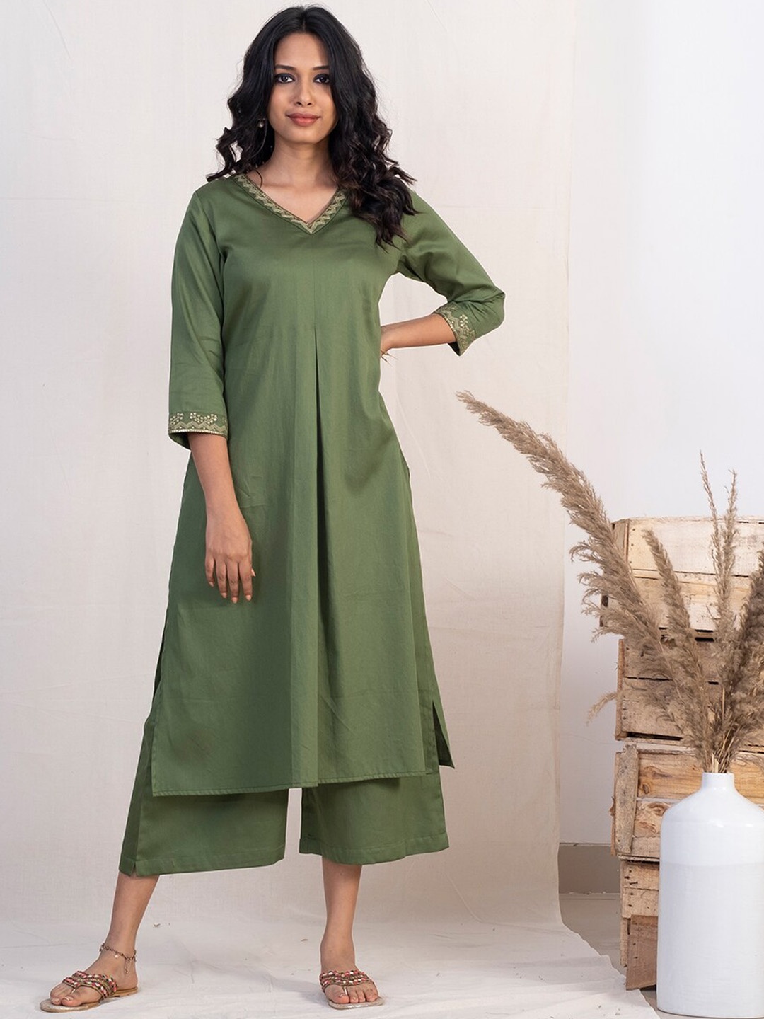 

AKISO Women Green Pleated Zardozi Pure Cotton Kurta with Palazzos