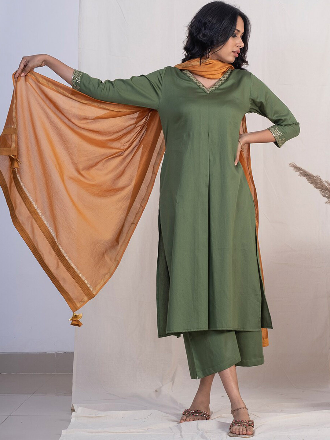 

AKISO Women Green Pleated Zardozi Pure Cotton Kurta with Palazzos & With Dupatta