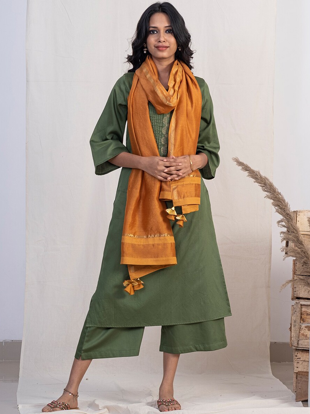 

AKISO Women Green Pure Cotton Kurta with Palazzos & With Dupatta