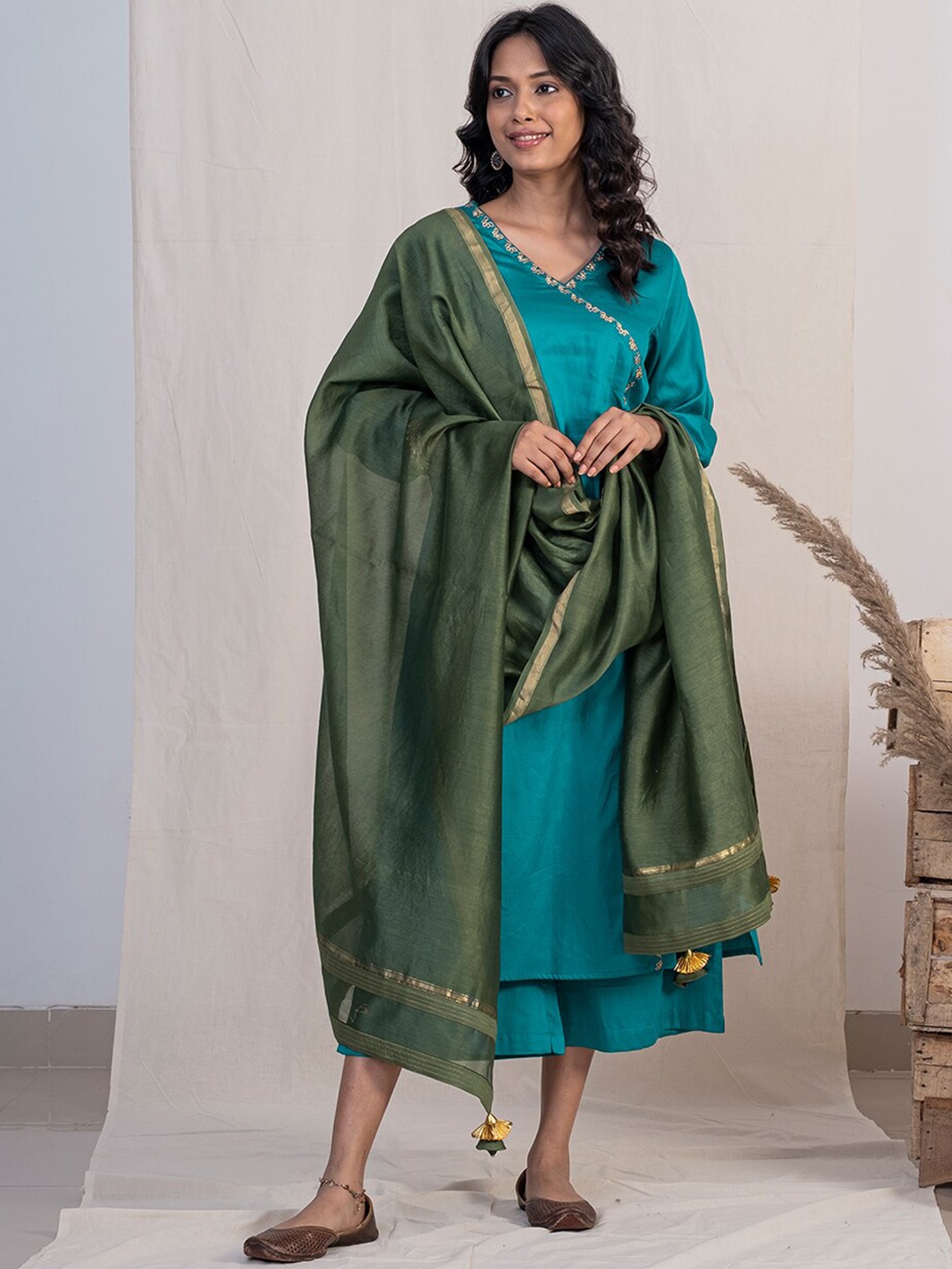 

AKISO Women Angrakha Zardozi Kurta with Palazzos & With Dupatta, Blue