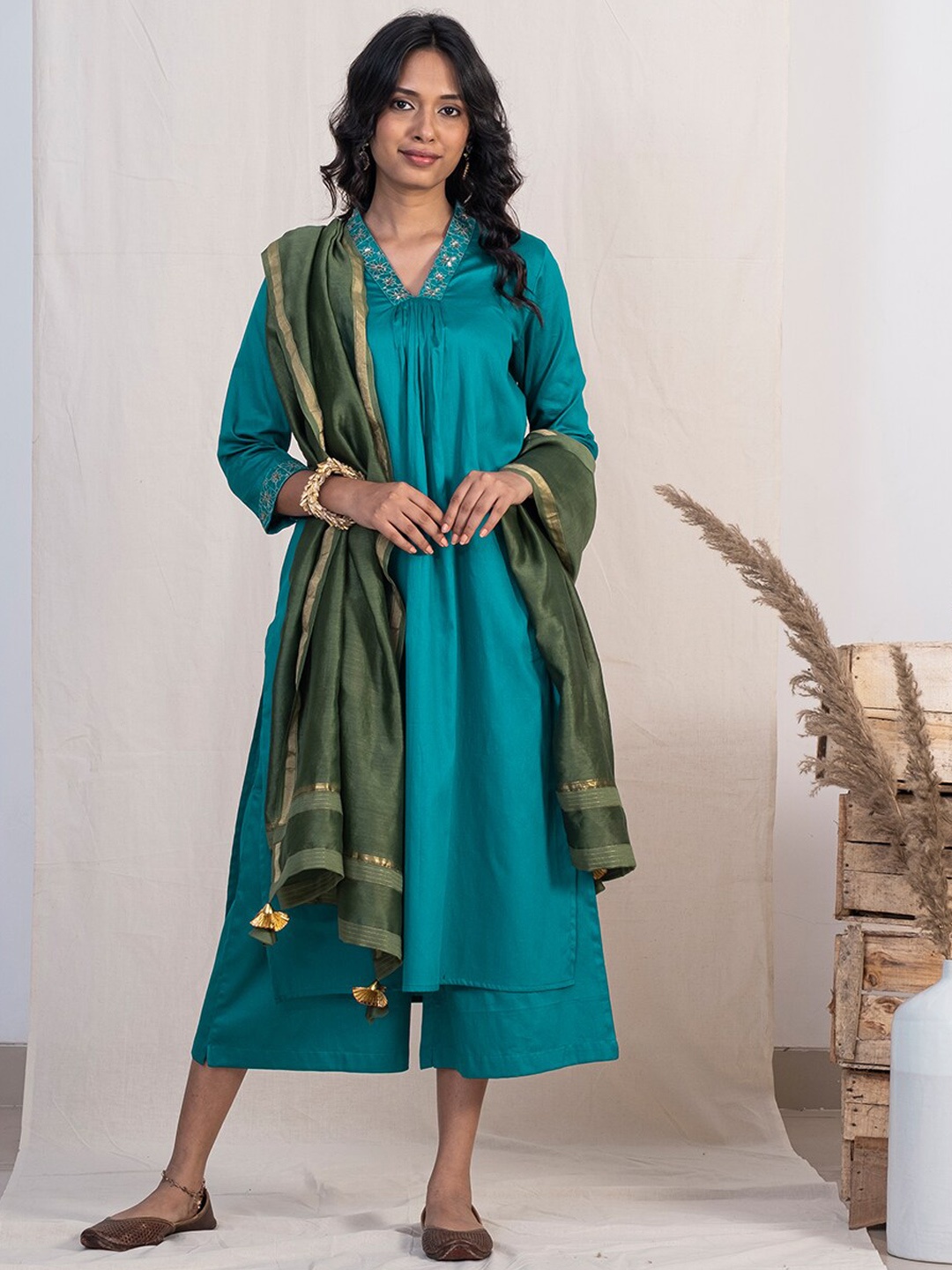 

AKISO Women Pure Cotton Kurta with Palazzo & With Dupatta, Blue