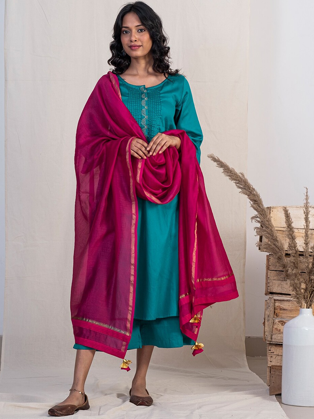 

AKISO Women Pure Cotton Kurta with Palazzos & With Dupatta, Blue