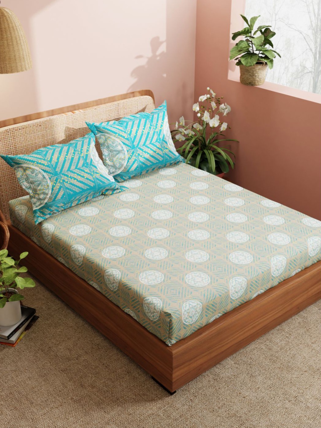 

BIANCA Blue & White Geometric 210 TC Pure Cotton King Bedsheet with 2 Pillow Covers