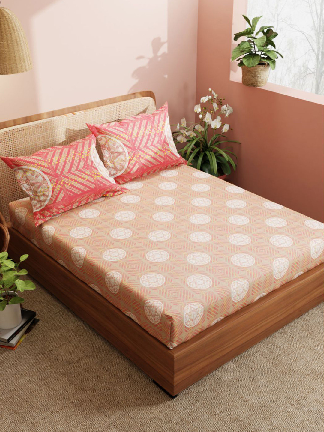 

BIANCA White & Red Geometric Printed 210 TC King Bedsheet with 2 Pillow Covers