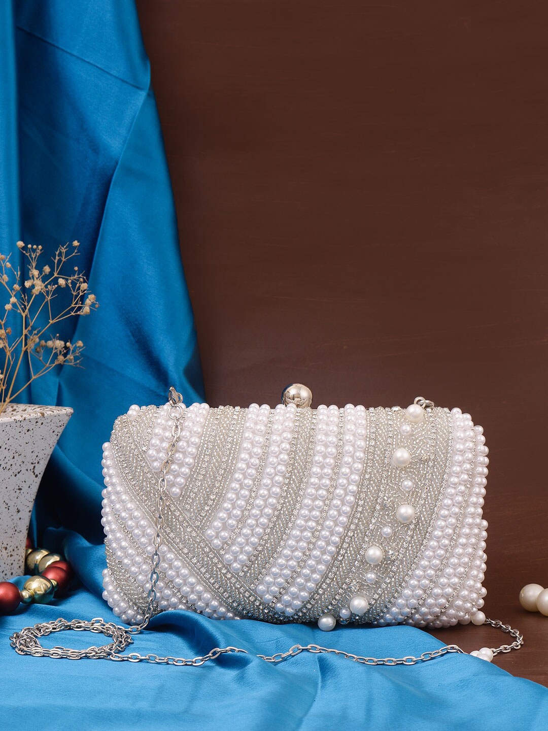 

Swisni Silver-Toned & White Embellished Box Clutch