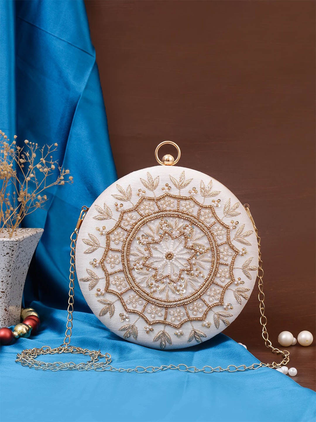 

Swisni White & Gold-Toned Embroidered Box Clutch