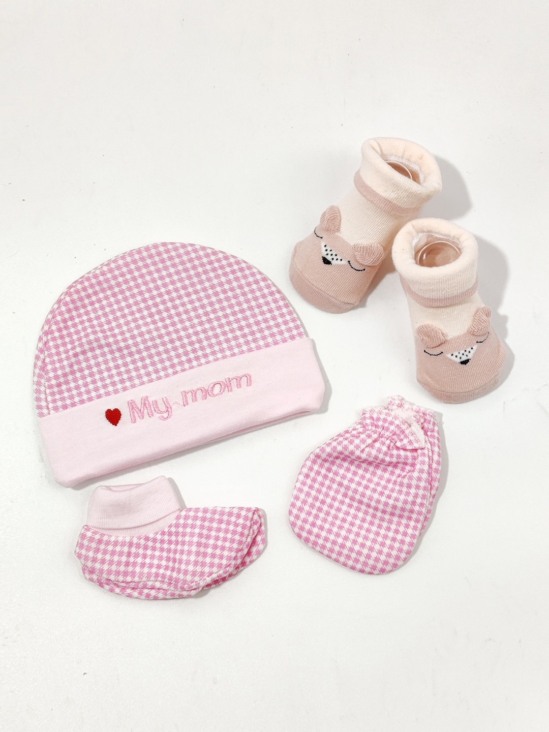 

Moms Home Infants Pink Checked Pure Cotton Baby Apparel Gift Set