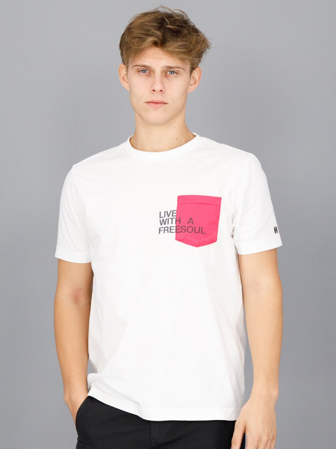

FREESOUL Men White & Pink Pure Cotton T-shirt