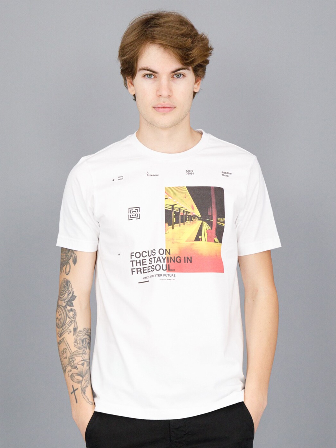

FREESOUL Men White & Yellow Pure Cotton Printed T-shirt